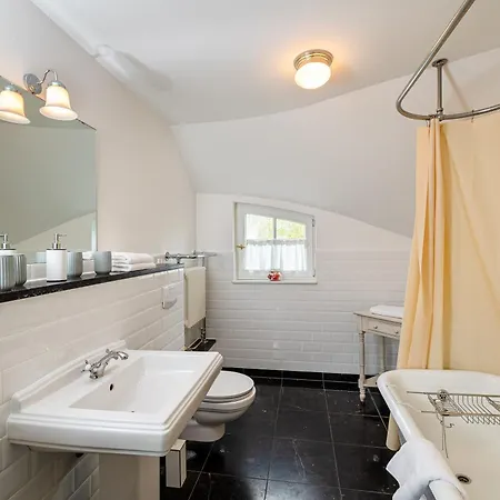 Haushaelfte Breetz Holiday home *